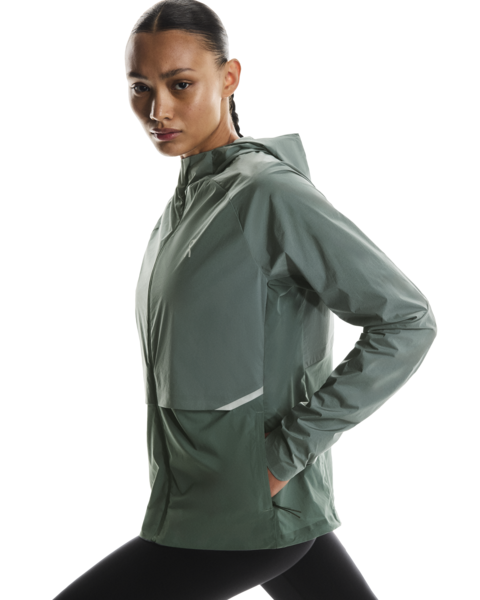 Women's On Running Core Jacket in Olive